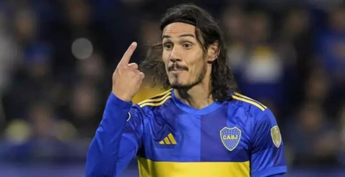 Edinson Cavani é centroavante do Boca Juniors e opção ideal a contratação do Palmeiras, segundo comentarista (Foto: Reprodução/ GettyImages)