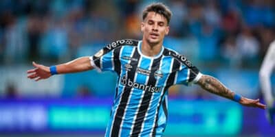 O jogador de futebol tomou decisão e aceitou a proposta do São Paulo (Foto: Lucas Uebel/Grêmio)