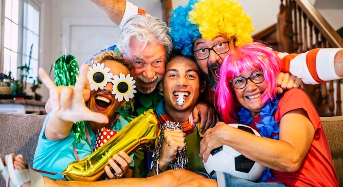 Carnaval é a grande folga e feriado nacional no Brasil em fevereiro (Foto: Reprodução/ FreePik)