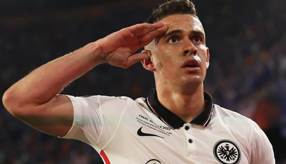 Atlético Jogos Jogador Rafael Borré (Foto: Reprodução) Internacional Rafael Borré, do Frankfurt, é sondado fortemente pelo Corinthians (Foto: Reprodução/ Maja Hitij/ Getty Images)