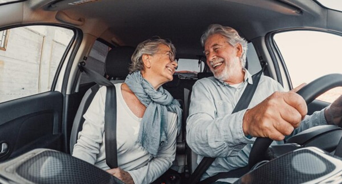 Idosos poderão realizar sonho do carro zero km com projeto de lei a ser aprovada (Foto: Reprodução/ FreePik)