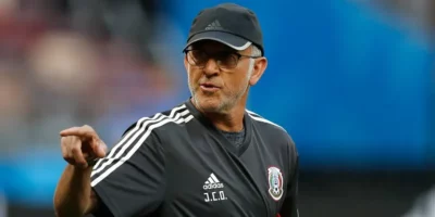 Imagem do post Osorio quebra o protocolo no Athletico e fala sem dó sobre decisão do TJD