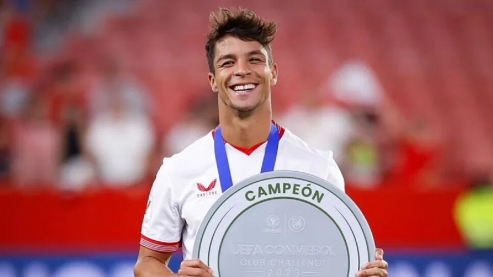 Óliver Torres (Divulgação / Sevilla) Corinthians Jogos