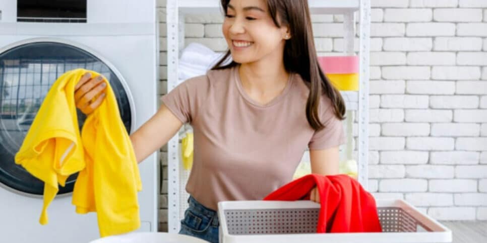 Sal na máquina de levar: veja o milagre nas suas roupas (Foto: Reprodução/Canva)