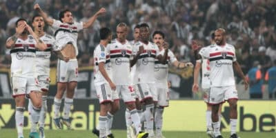 Imagem do post São Paulo diz adeus final para 13 jogadores e tenta negociar outros 3