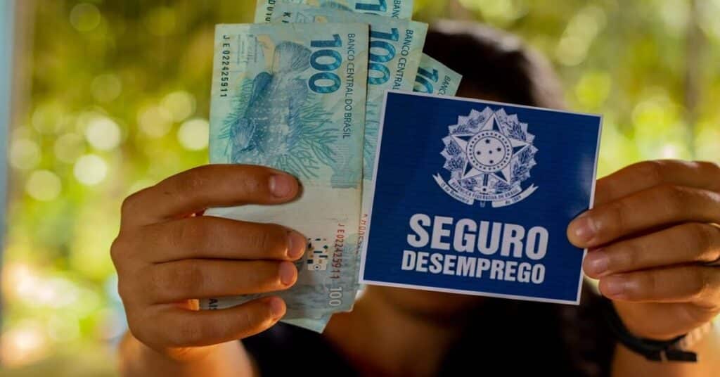 Seguro-desemprego é benefício aos trabalhadores com carteira assinada e demissão sem justa causa (Foto: Reprodução/Internet)