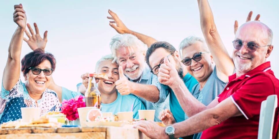 60 Anos Brasileiros finanças Idosos comemoram Lei que desobriga pagamento de juros dessas dívidas (Imagem Reprodução Canva)
