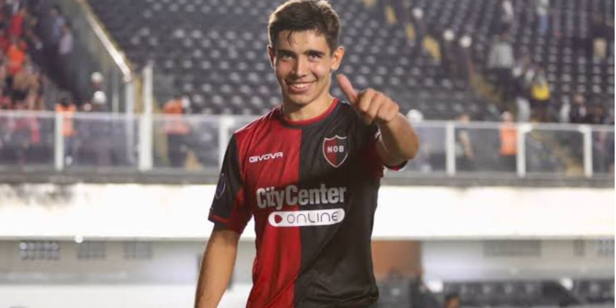 Juan Sforza, em jogo pelo Newell´s Old Boy (Foto Reprodução Portal Vasco Notícias)