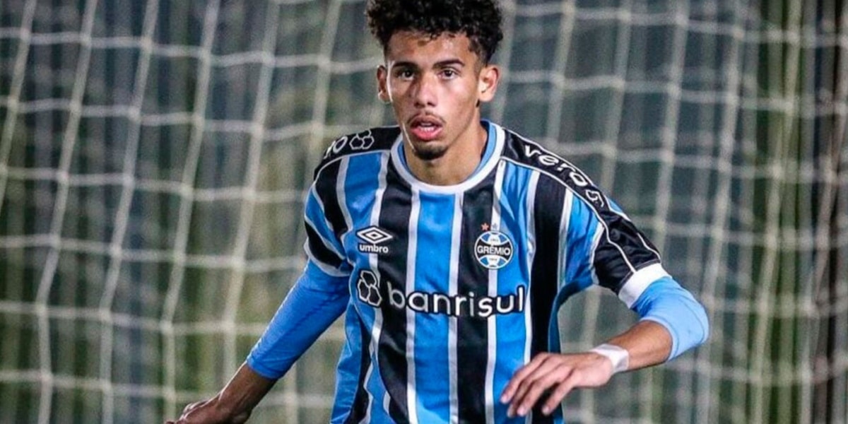 Da Mata, jogador do Grêmio e da Seleção Brasileira Sub 17 (Foto: Renan Jardim / Grêmio FBPA)