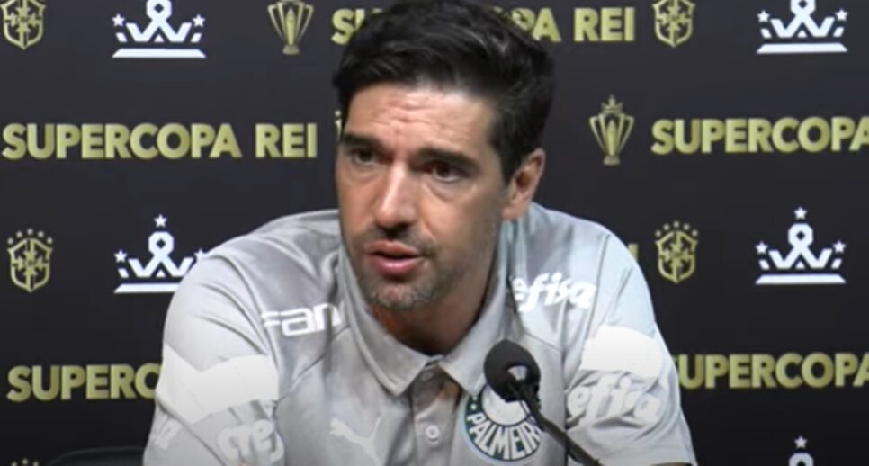 Abel Ferreira em coletiva pós-jogo da Supercopa do Brasil (Foto: Reprodução/ Cesar Greco/ SEP)