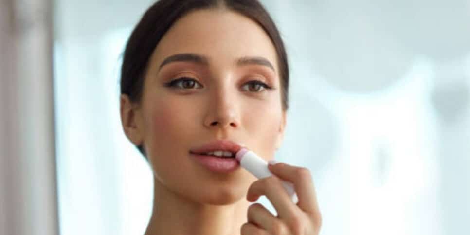 Quer ter lábios mais cheios? Essas dicas deixarão sua boca linda (Foto: iStock/puhhha)