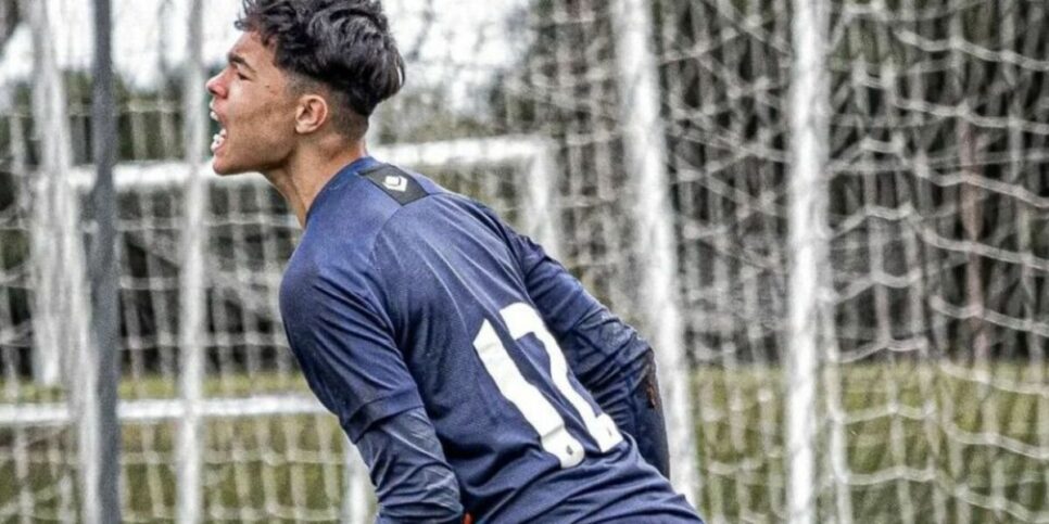 Bruninho está investindo na carreira de goleiro (Foto: Reprodução)