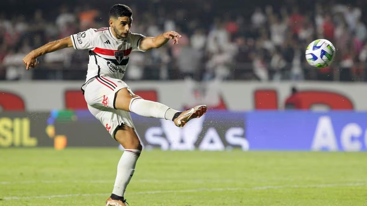 Michel Araújo é relevante ao São Paulo e pode ser titular em clássico no Paulistão (Foto: Reprodução/ Rubens Chiri/ SPFC)