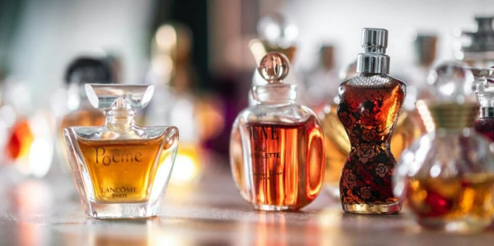 Conheça os perfumes femininos que vão 'grudar' na sua pele (Foto: Reprodução/Unsplash)