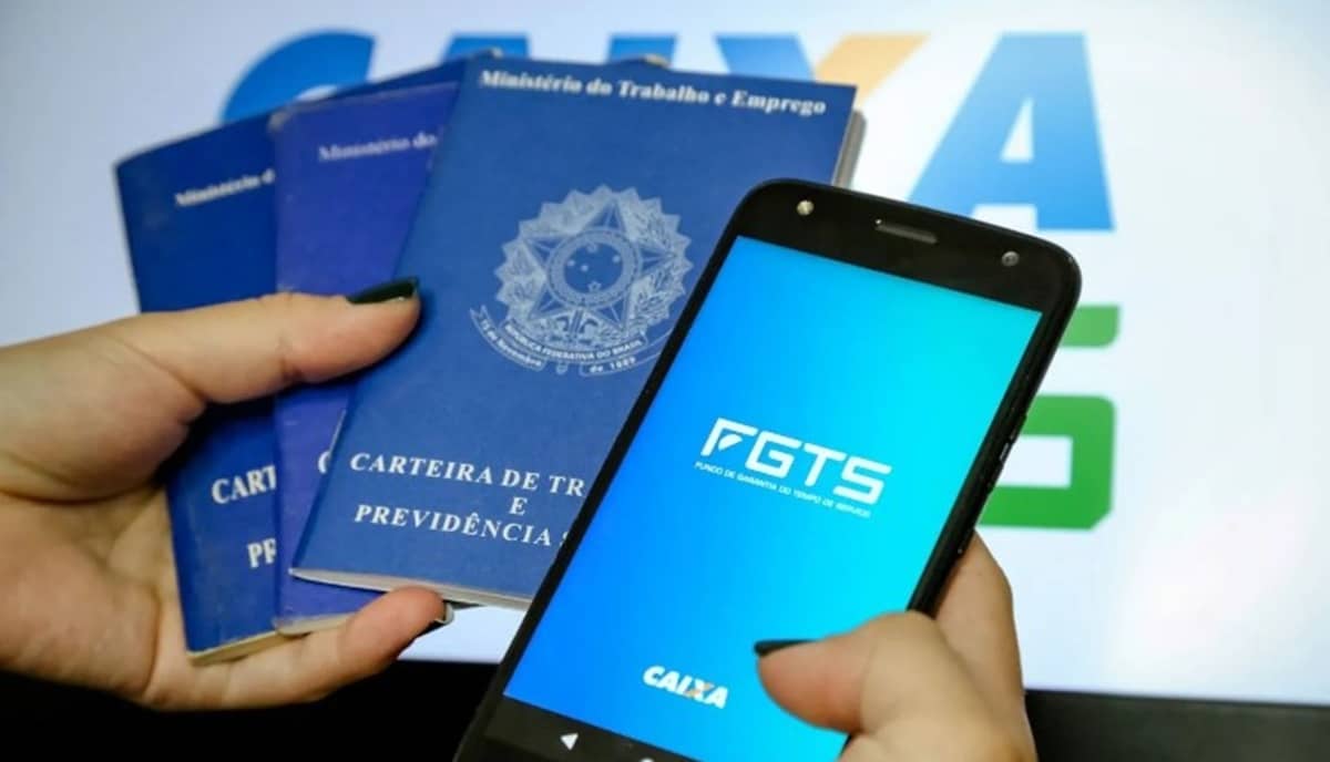 Carteiras de Trabalho e app do FGTS para consulta do saque calamidade (Foto: Reprodução/ Divulgação/ CEF)