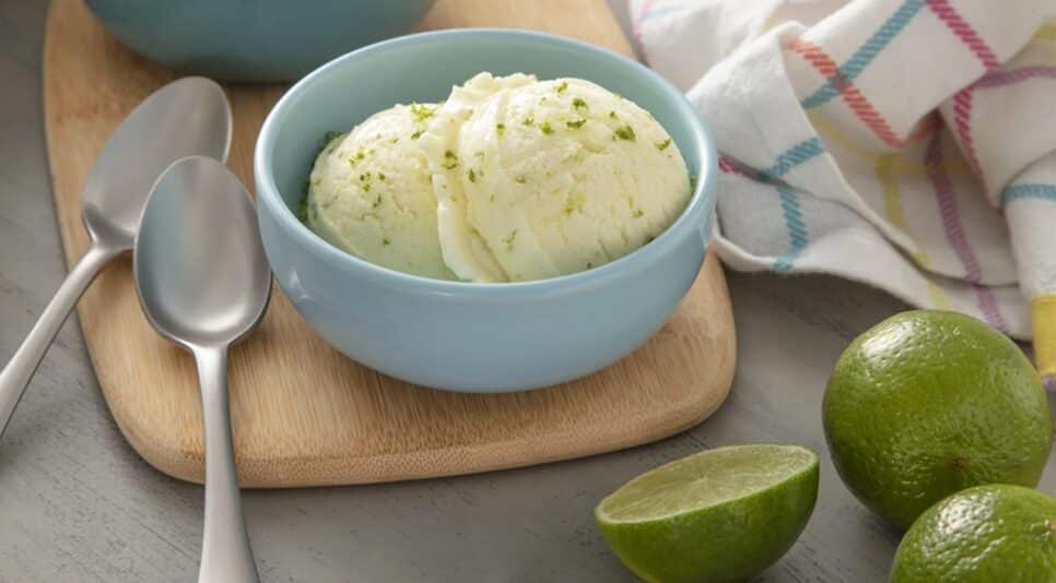 Sorvete de limão? Benefícios da fruta cítrica e todas propriedades curativas (Foto: Reprodução/ FreePik)