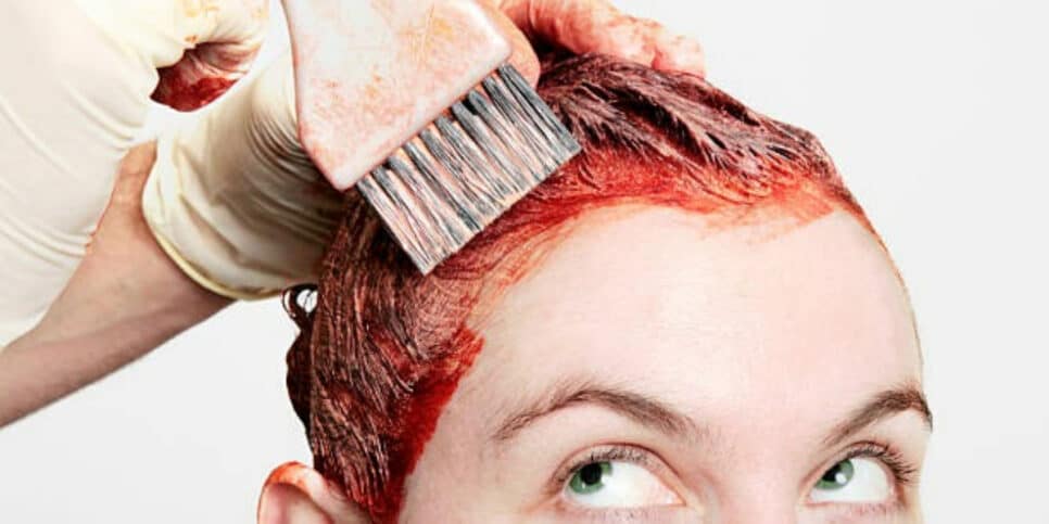 Perigo! Nunca compre tintas de cabelo com esses 3 ingredientes (Foto: iStock/powerofforever)