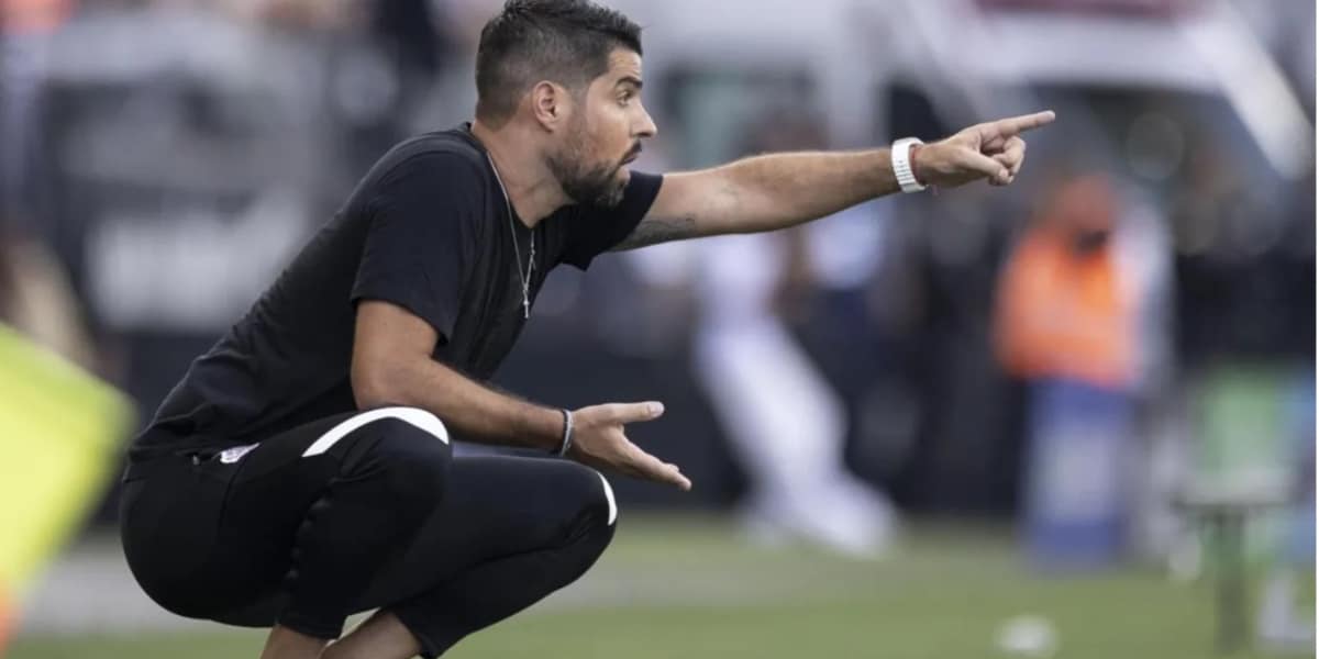 Antonio Oliveira, técnico do Corinthians (Imagem Reprodução Marcelo Galvão/Folhapress)