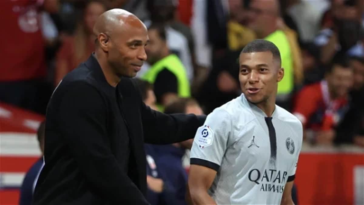 Mbappé, indefinido no PSG, tem falas de técnico de seleção sobre seu futuro no futebol (Foto: Reprodução/ GettyImages)