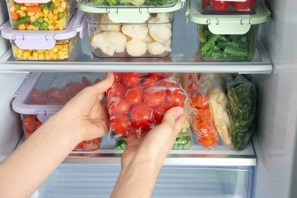 Saiba o que não deve ser guardado na geladeira de forma alguma (Foto: iStock/Liudmila Chernetska)