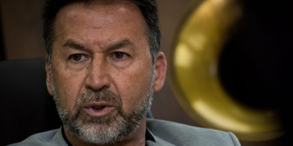 jogos Augusto Melo vai atrás de novo negócio para o Corinthians (Foto: Zanone Fraissat/Folhapress)