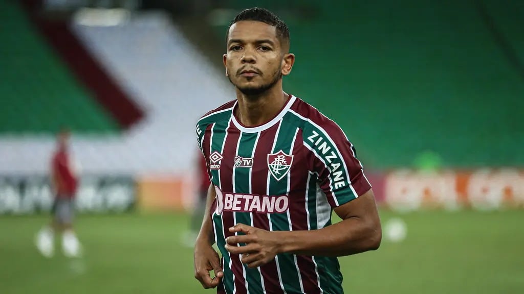 David Braz vem sendo procurado por outro clube (Foto: Lucas Merçon/Fluminense)