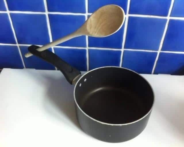 Está na hora de saber para que serve esse furo da sua panela (Foto: Reprodução)