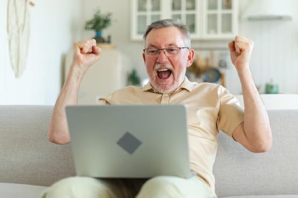 Aposentados Passagens para idosos com mais de 60 anos (Foto: Freepik)