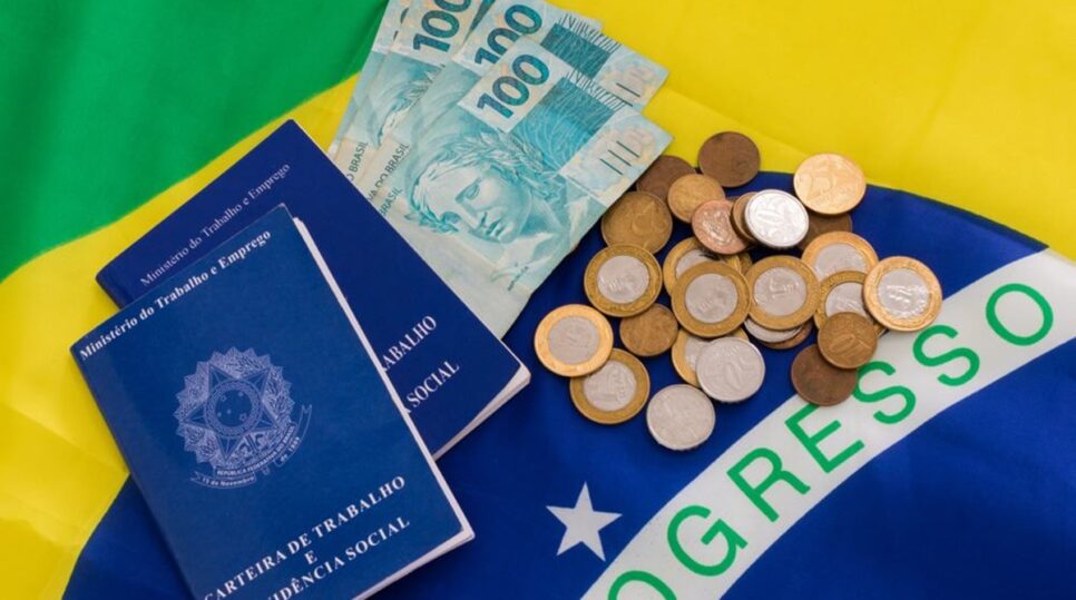Reajuste do salário mínimo? Decreto é assinado e chega a R$1,5 mil