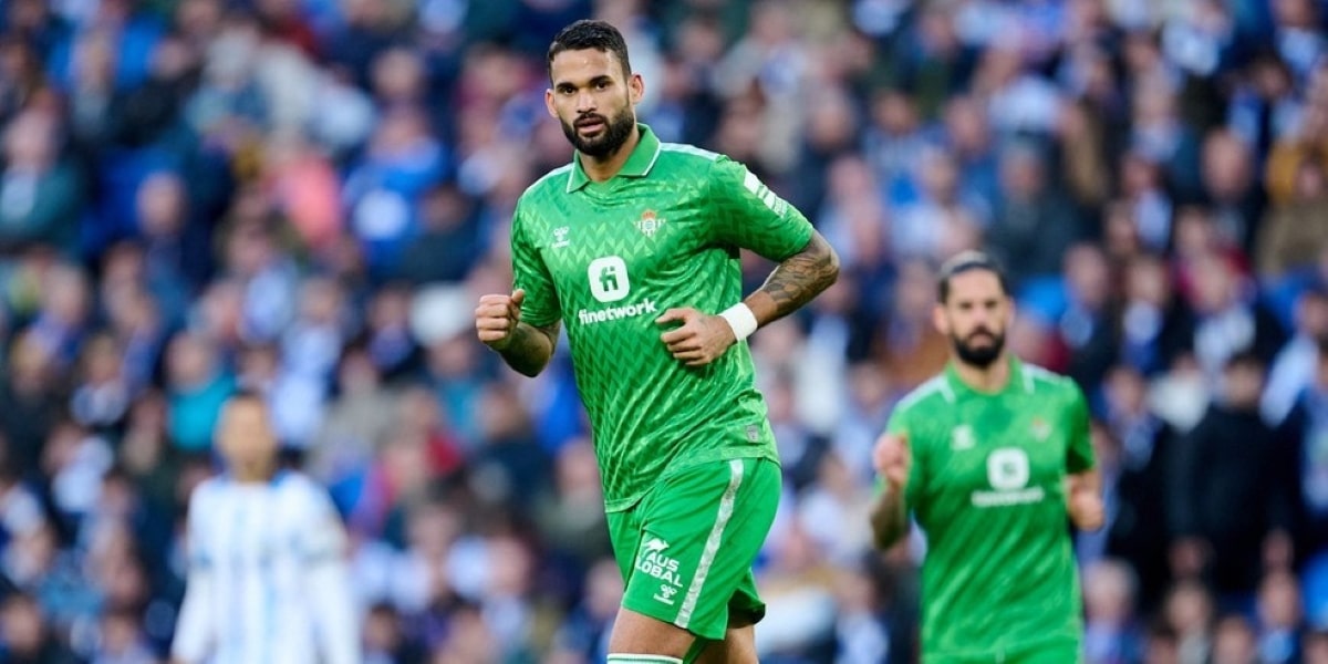 Willian José durante partida pelo Real Betis (Foto: Divulgação)