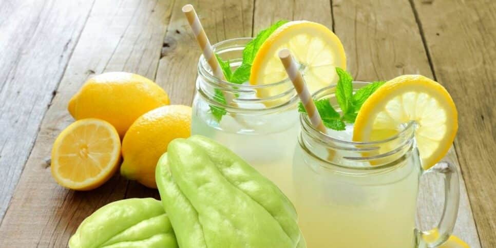 Suco de chuchu com limão possui bastante nutrientes (Imagem: Reprodução)