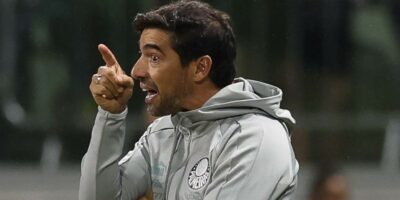 Imagem do post Conflito no Palmeiras! Abel Ferreira revela INSATISFAÇÃO com pênalti de VEIGA: “Claro que abalou”