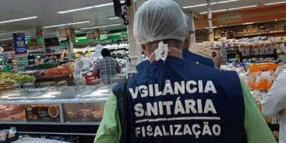Álcool líquido 70% é proibido em TODO o país pela Anvisa (Foto: SES)