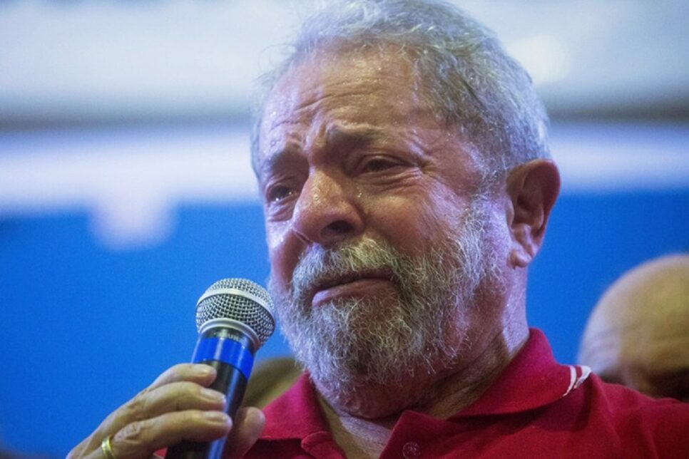 Crédito Empréstimo Bolsa Família Lula emocionado – Foto: Victor Moriyama/Getty Images)