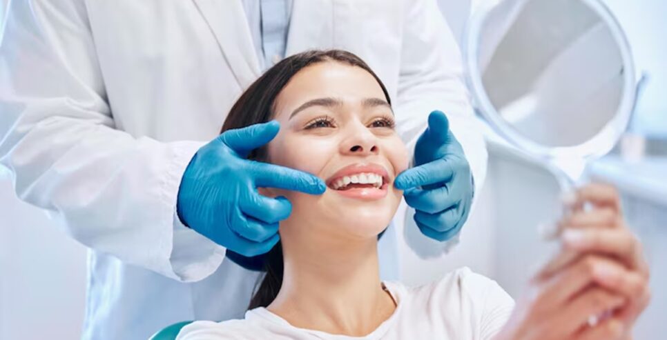 Evite ir tanto ao denstista apenas seguindo essas 8 recomendações aos cuidados dos dentes (Foto: Reprodução/ Freepik)