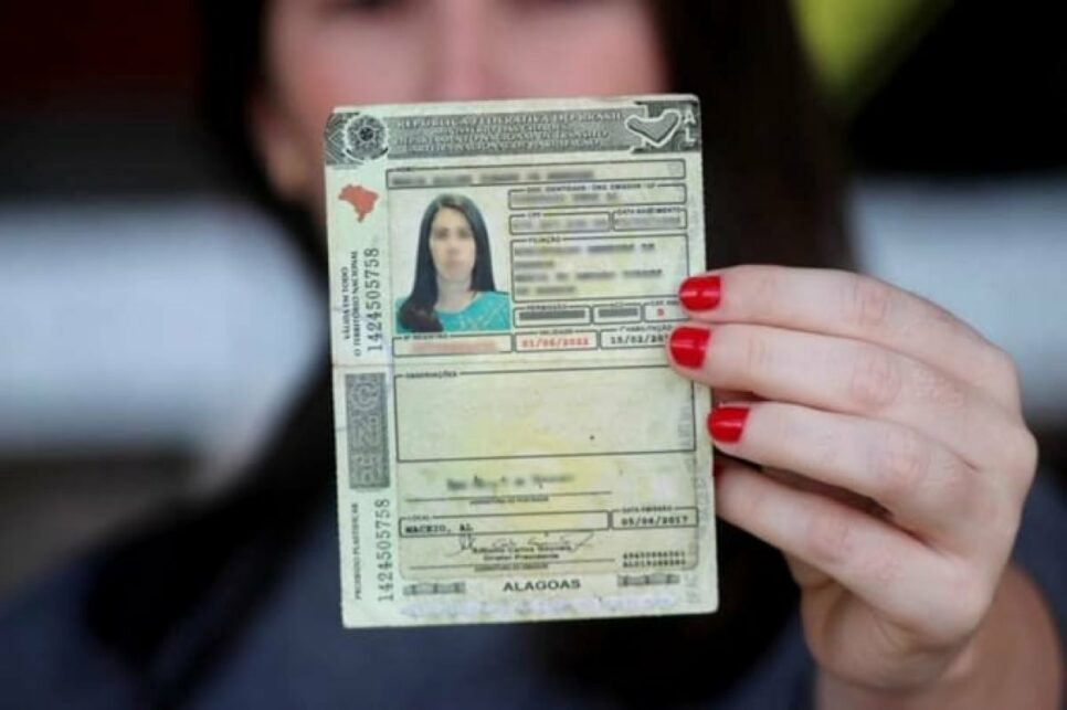 Descubra quais motoristas estão totalmente livres da CNH