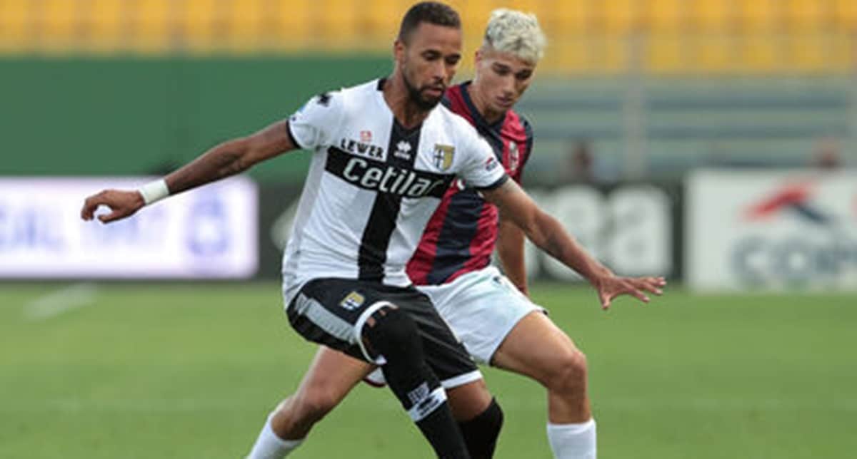 Hernani, jogador brasileiro no Parma, é alvo de cartola (Foto: Reprodução/ Getty Images)