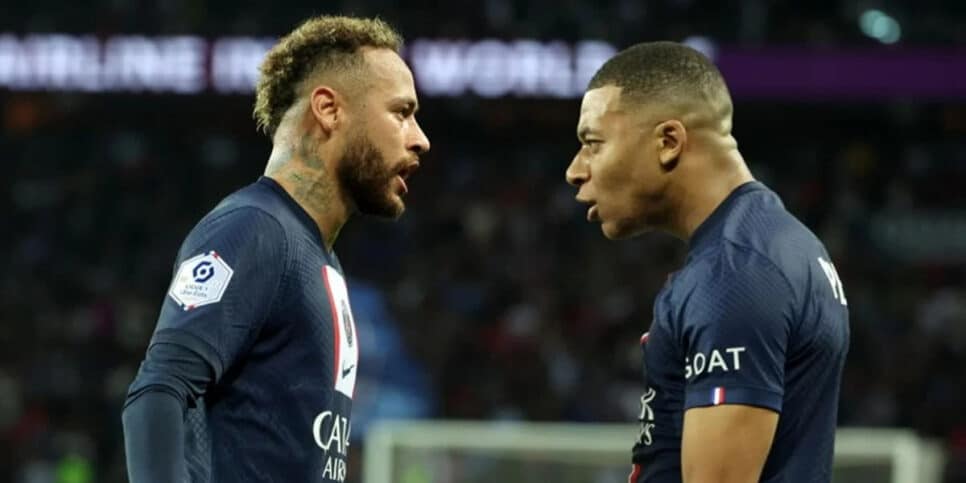Climão! Neymar perde a paciência e faz ataque contra Mbappé (Foto: Xavier Laine/Getty Images)