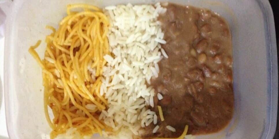 Pote de sorvete com alimento (Imagem: Reprodução)