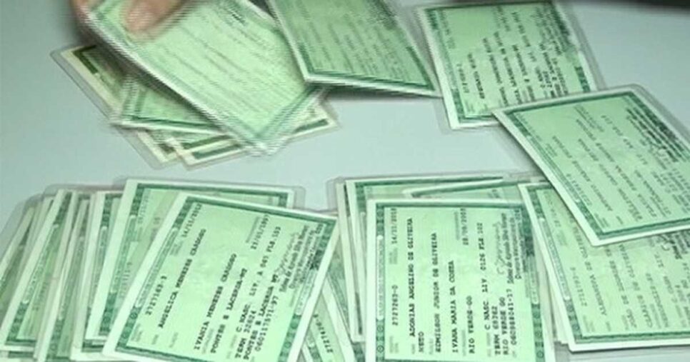 Versão Taxas Estado brasileiros Faça seu novo RG (Foto: Reprodução)