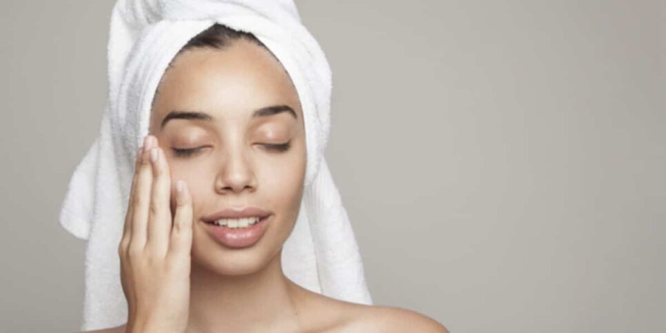 Transforme sua pele em casa: descubra três receitas caseiras simples para combater rugas e rejuvenescer