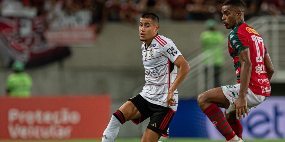 Santiago Ocampos em durante Portuguesa x Flamengo