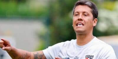 Imagem do post Nome de substituto de Thiago Carpini ganha forças nos bastidores do São Paulo e situação preocupa