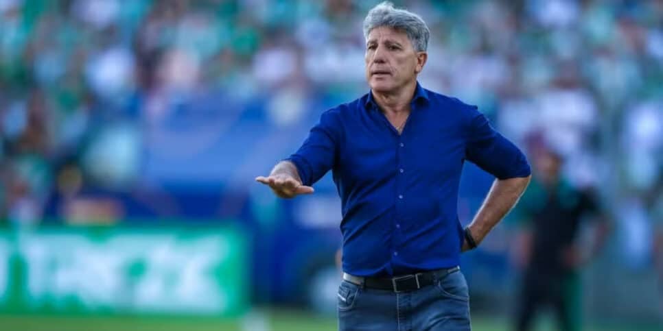 Renato Gaúcho fala sobre "suspensão" do Grêmio após catástrofe (Foto: Lucas Uebel/Grêmio)