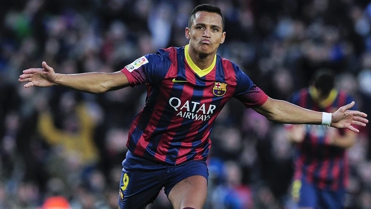 Alexis Sanchez, ex-Barcelona, pode chegar de graça ao Coritnhians (Foto: Reprodução/ Getty Images)