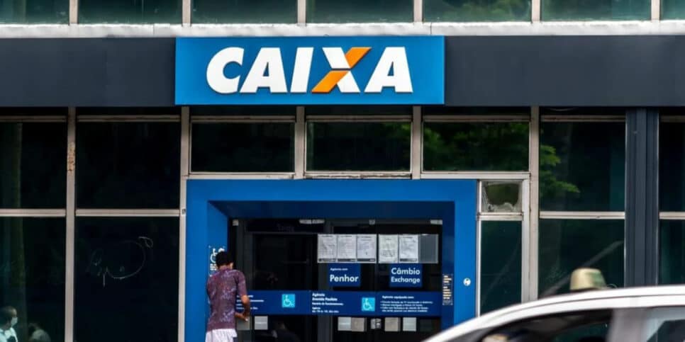 Caixa solta alerta para clientes com conta poupança no banco (Foto: Shutterstock)