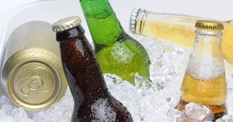 2 soluções para gelar sua cerveja mais rápido (Foto: Reprodução/ Internet)