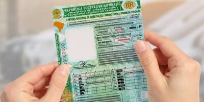 Aproveite a CNH gratuita para idosos! Descubra como eliminar as taxas do Detran (Foto: Reprodução/Internet)