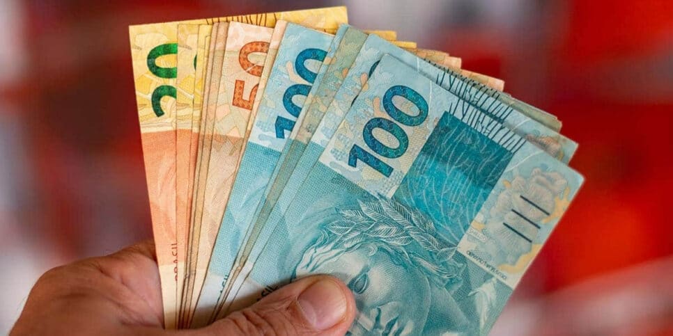 R$ 706 benefício Trabalhadores formais Confirmado! Dinheiro perdido é liberado para trabalhadores (Foto: iStock)