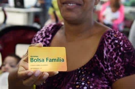 Bolsa Família liberará benefício para mães solo; saiba quando!
